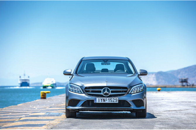 Mercedes-Benz C180 9G-Tronic 156Ps 